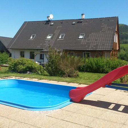Apartman V Chaloupce Na Vrsku Bernsdorf Zewnętrze zdjęcie