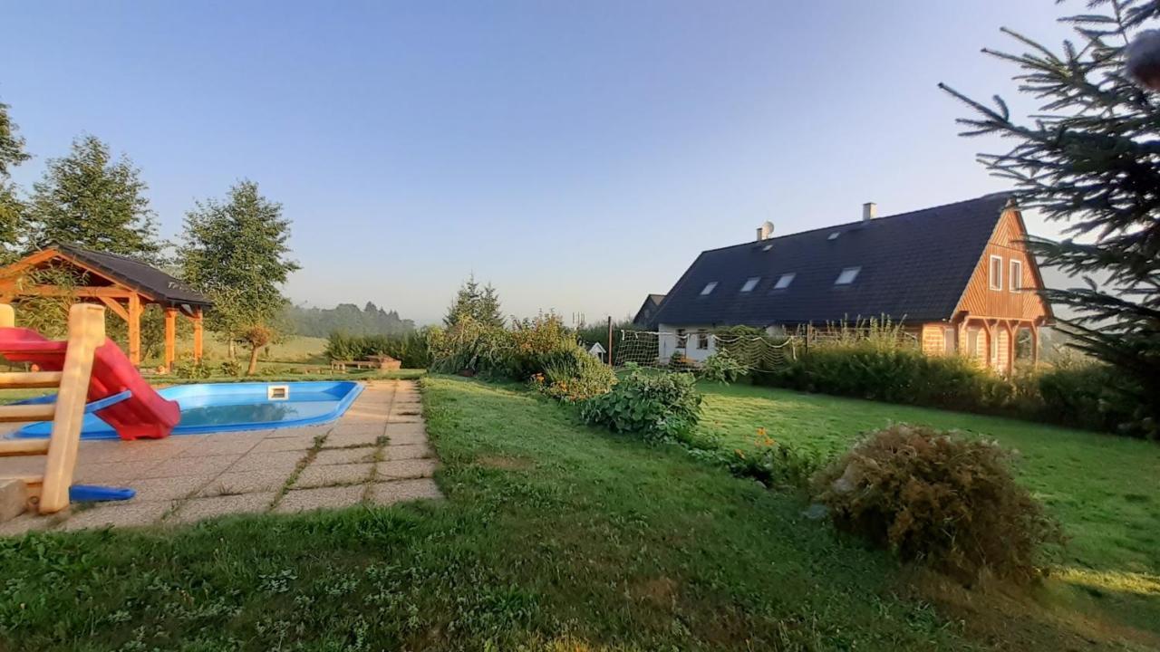 Apartman V Chaloupce Na Vrsku Bernsdorf Zewnętrze zdjęcie