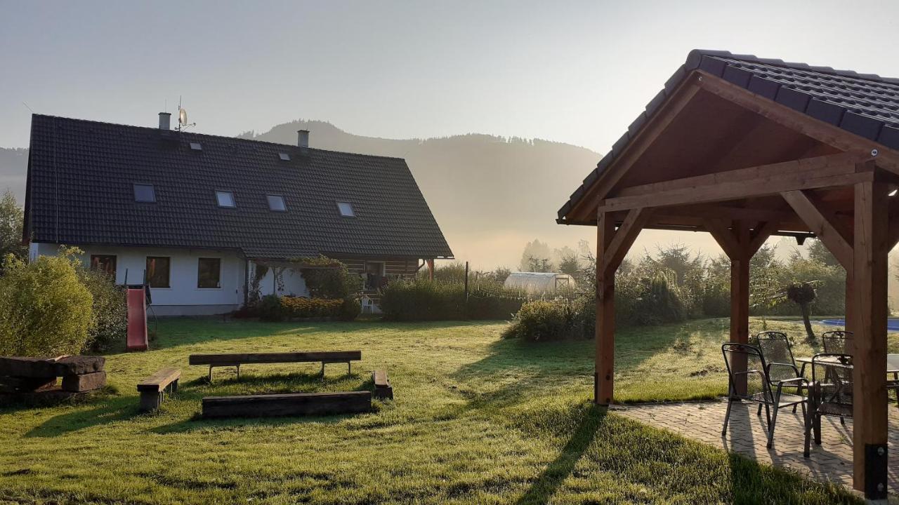 Apartman V Chaloupce Na Vrsku Bernsdorf Zewnętrze zdjęcie